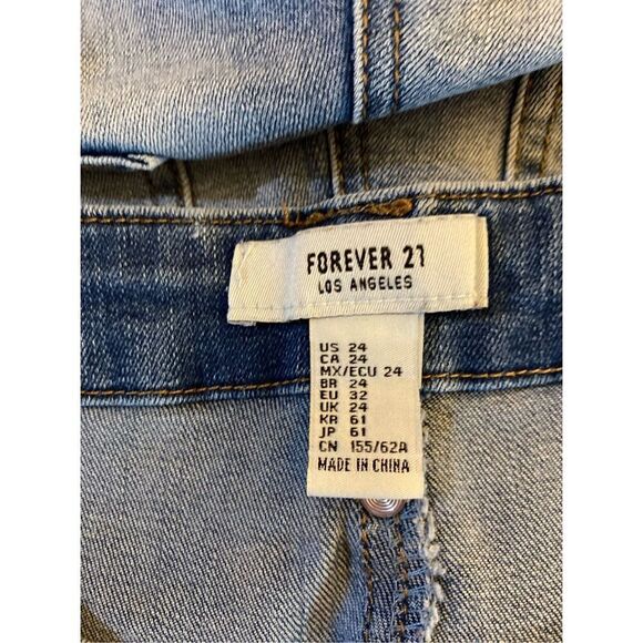 Forever 21 women’s Multipocket stretch jeans shorts, size 24/0 - Picture 3 of 3